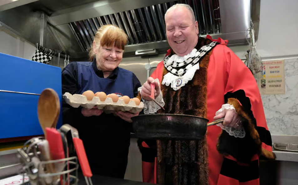 55-Opening-of-the-Kingfisher-Cafe